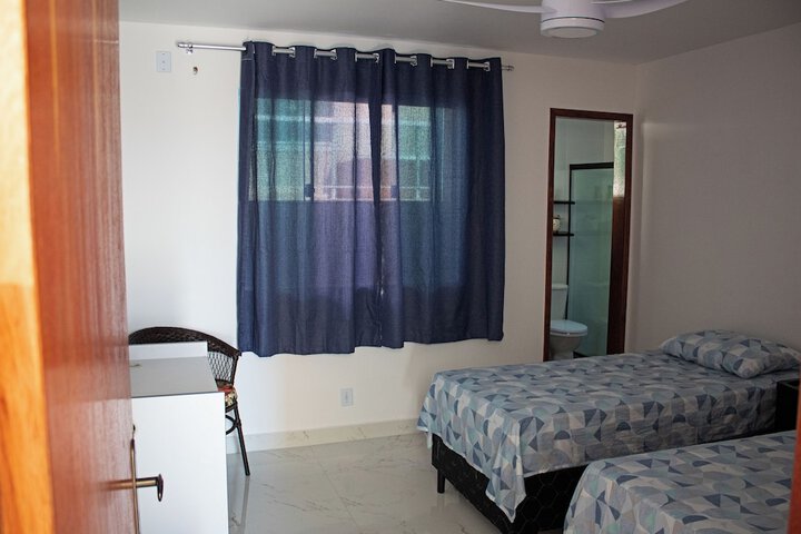 Room 8 of 32