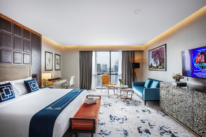 Room 27 of 60