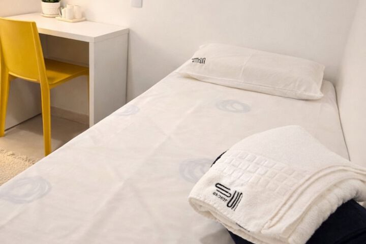 Room 7 of 42