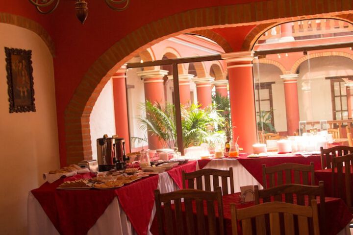 Dining 68 of 82