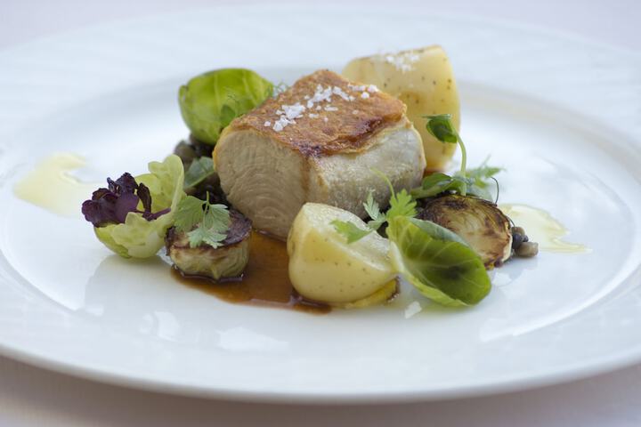 Lounge 38 of 46