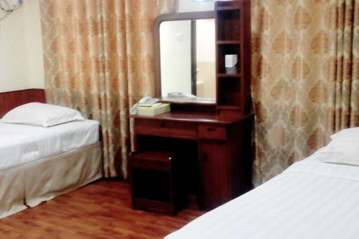 Room 5 of 32