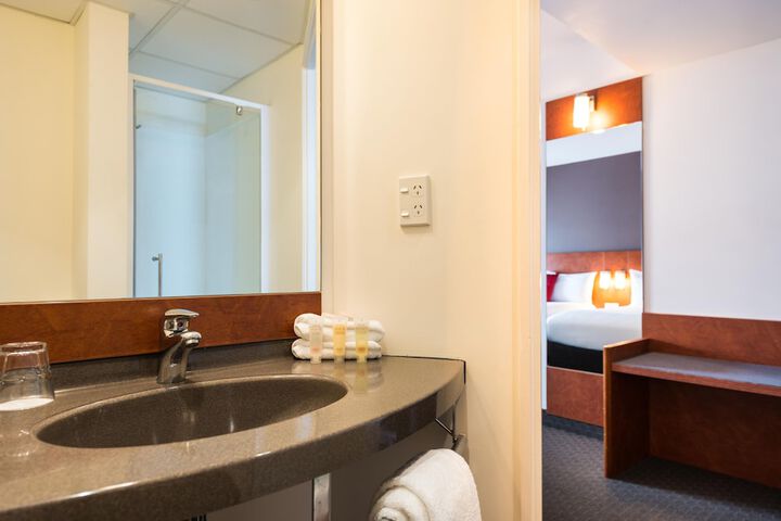 Room 13 of 35