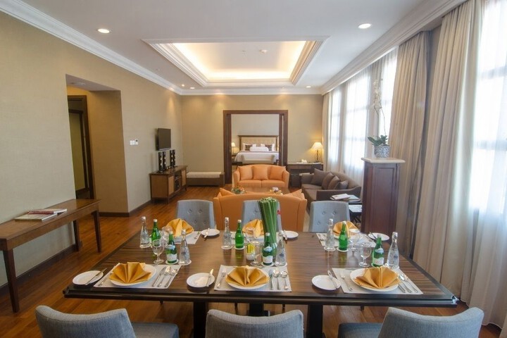 Dining Photos