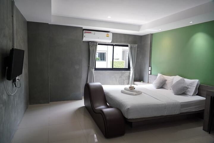 Room 15 of 62
