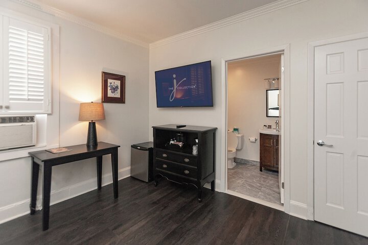 Room 30 of 69