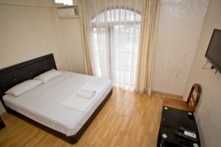 Room 73 of 93