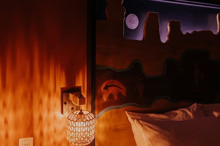Room 14 of 93