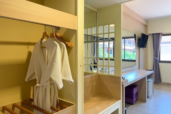 Room 8 of 37