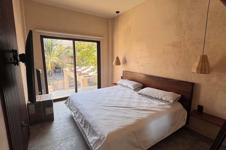 Room 5 of 38