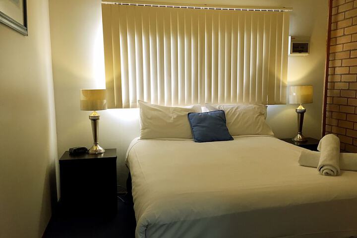 Room 9 of 39