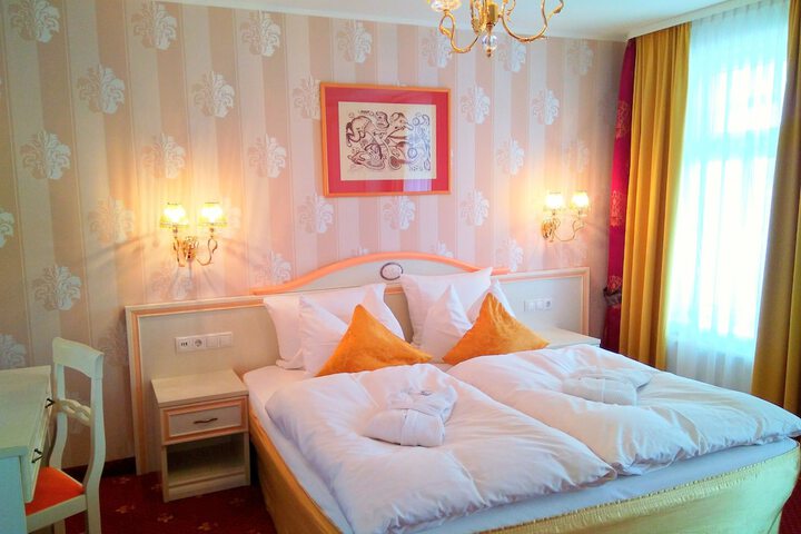 Room 12 of 40