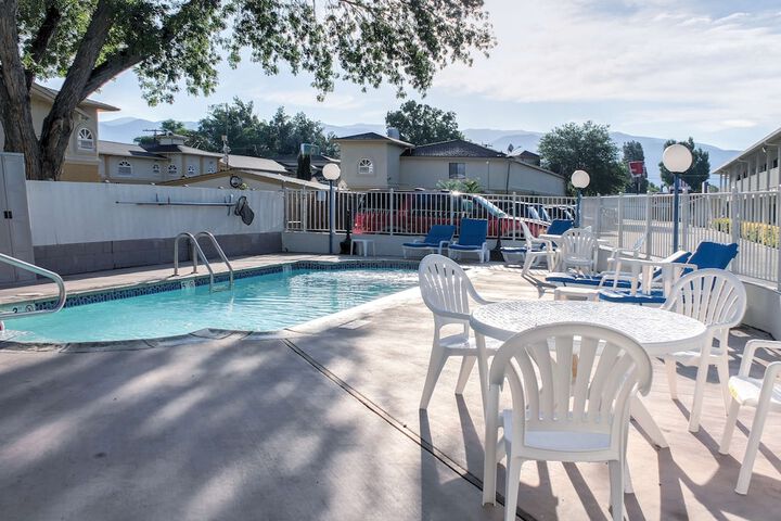Pools & Facilities