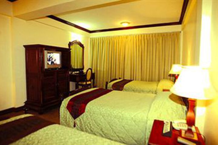 Room 9 of 25