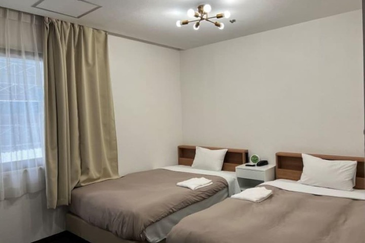 Room 20 of 33