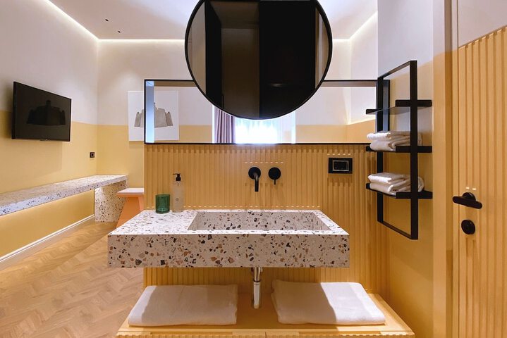 Room 13 of 48