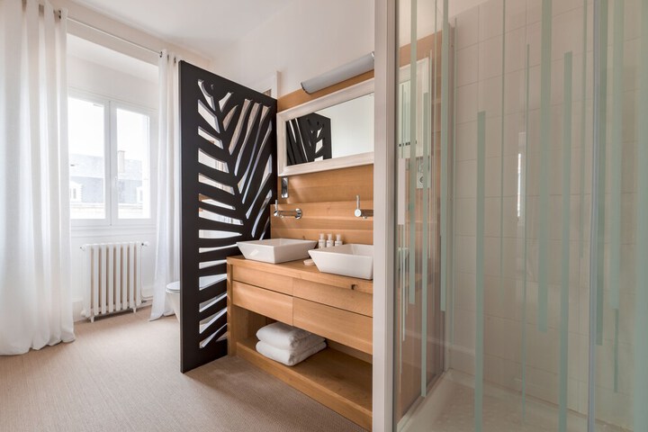 Room 15 of 21