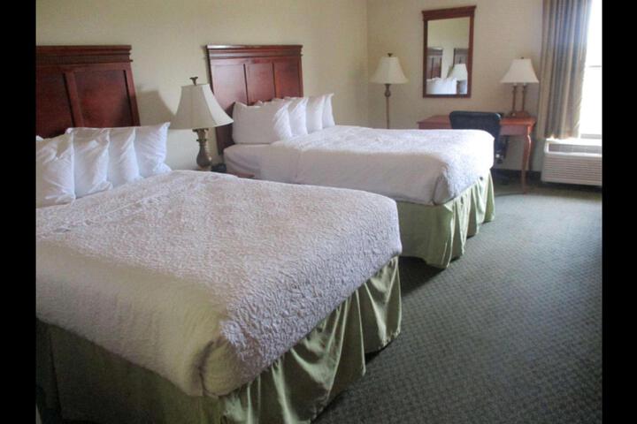 2 Double Beds (1 of 6)