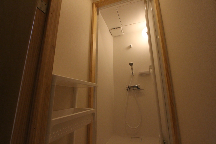 Room 2 of 5