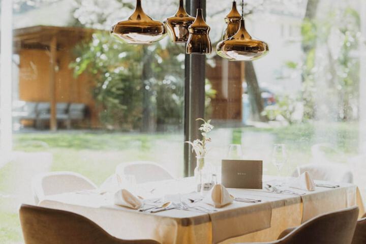 Dining 65 of 79
