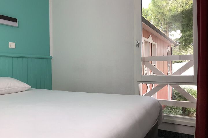Room 32 of 67