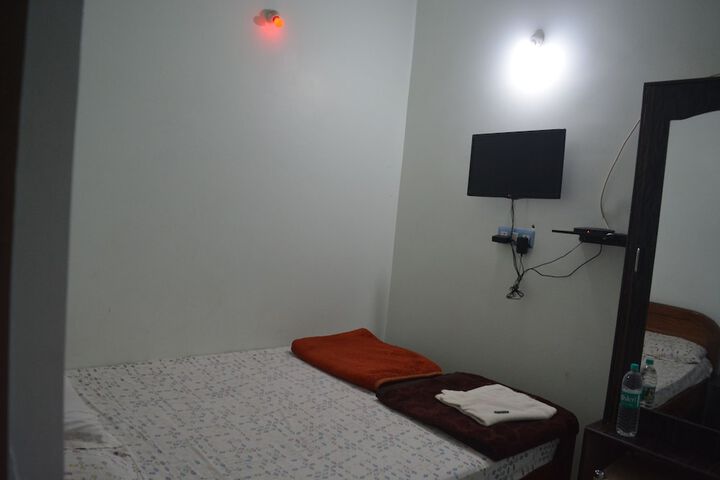 Room 12 of 94