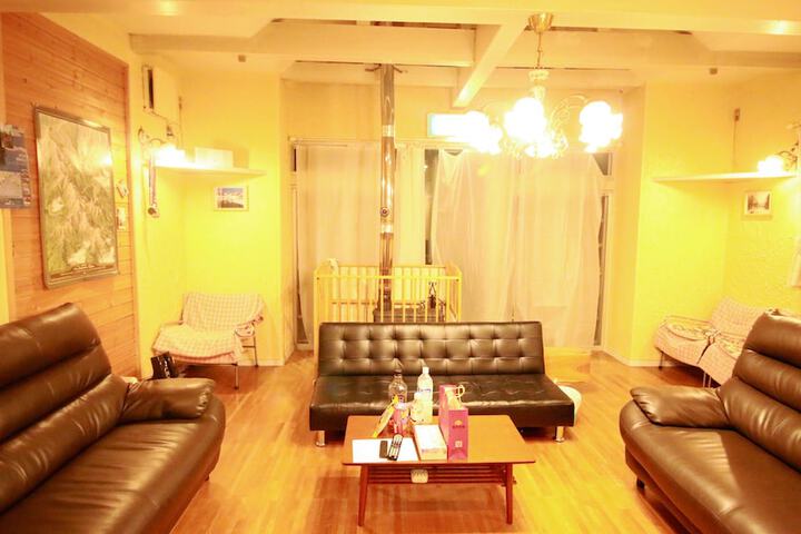 Room 12 of 32