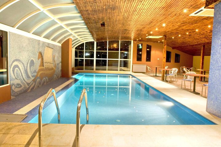 Pool 41 of 64