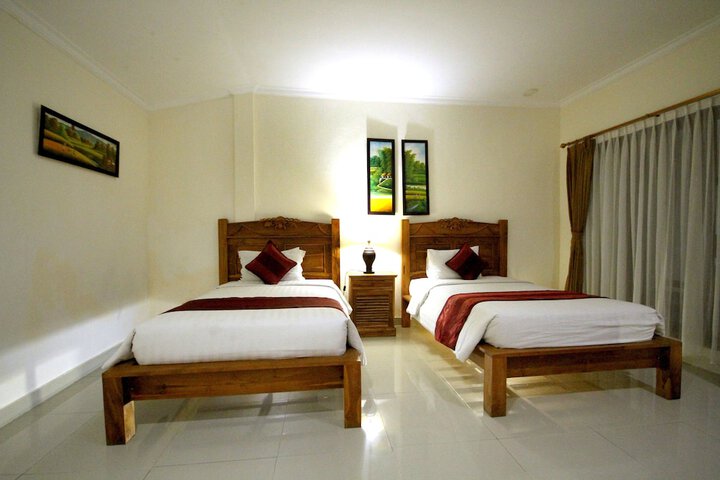 Room 12 of 33