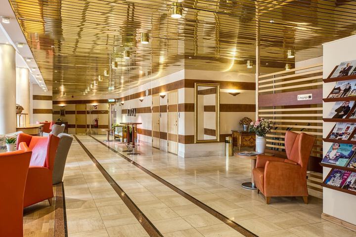 Hotel Lobby