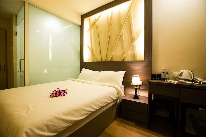 Room 4 of 24