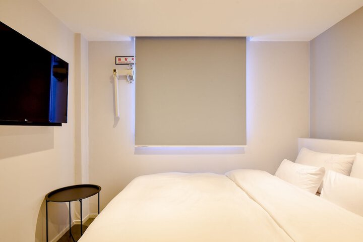 Room 5 of 35