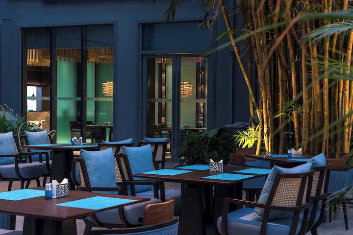 Hotel Exterior 38 of 49