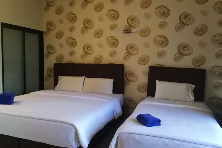 Room 9 of 42