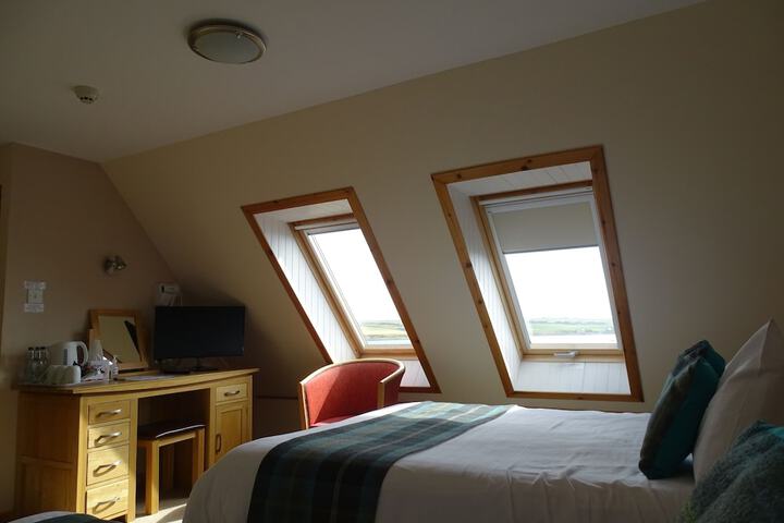 Room 6 of 22