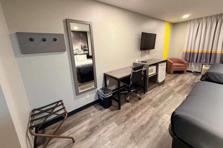Room 52 of 90