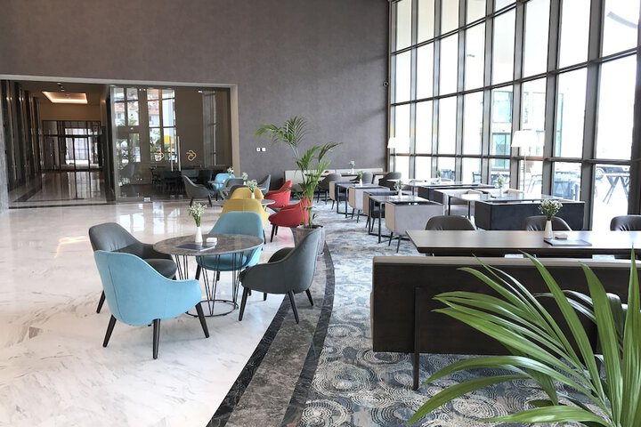 Entrance & Lobby