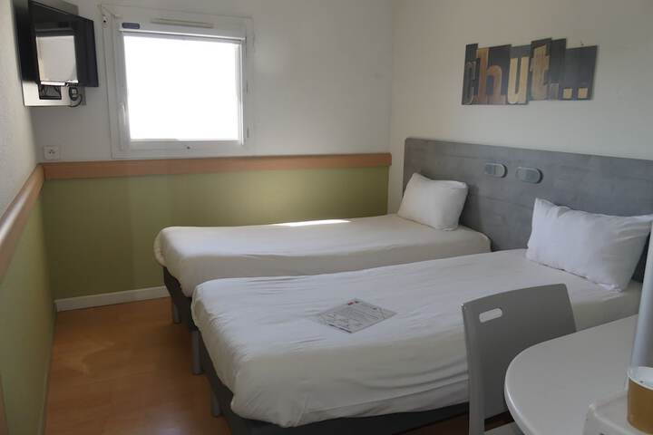 Room 2 of 21