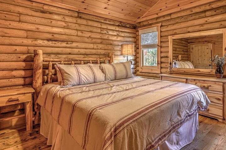 Room 4 of 20