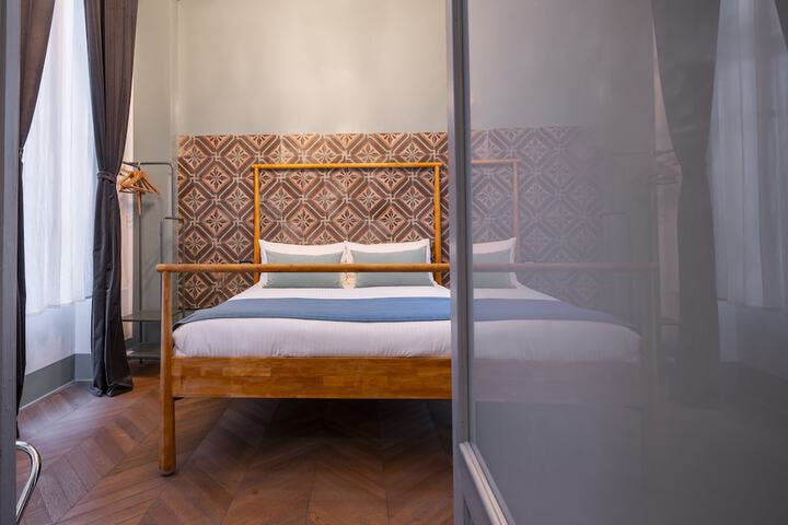 Room 8 of 26