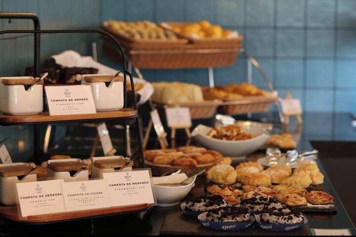 Breakfast/Coffee Service 37 of 45