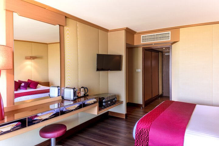 Room 4 of 35