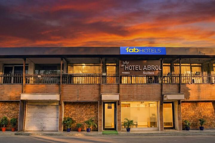 Fabhotel Abrol Suites