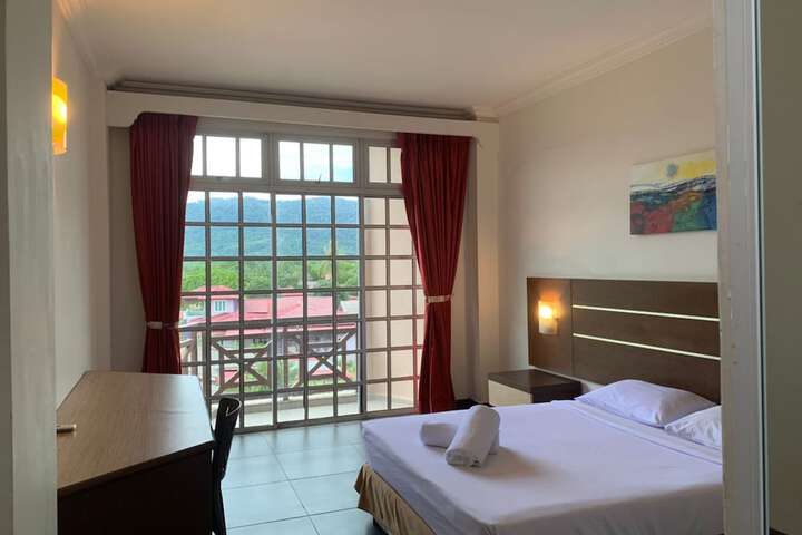 Room 14 of 37