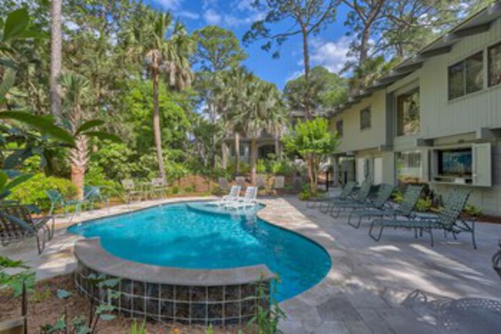 Pool 18 of 27