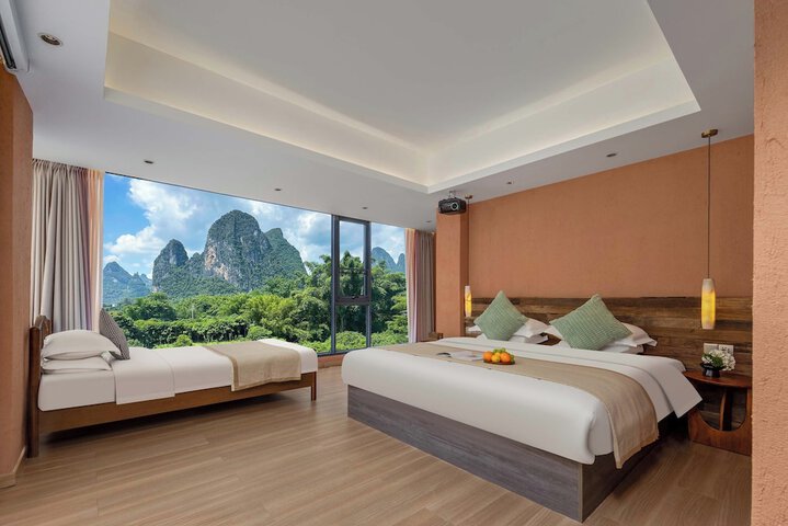 Room 3 of 52