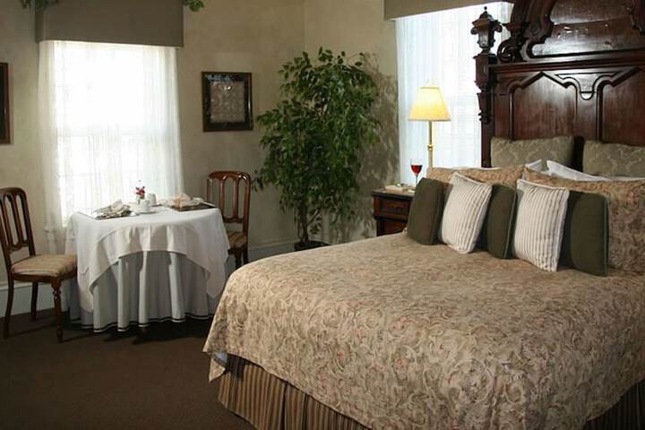Room 4 of 38