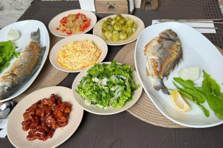 Dining 58 of 79
