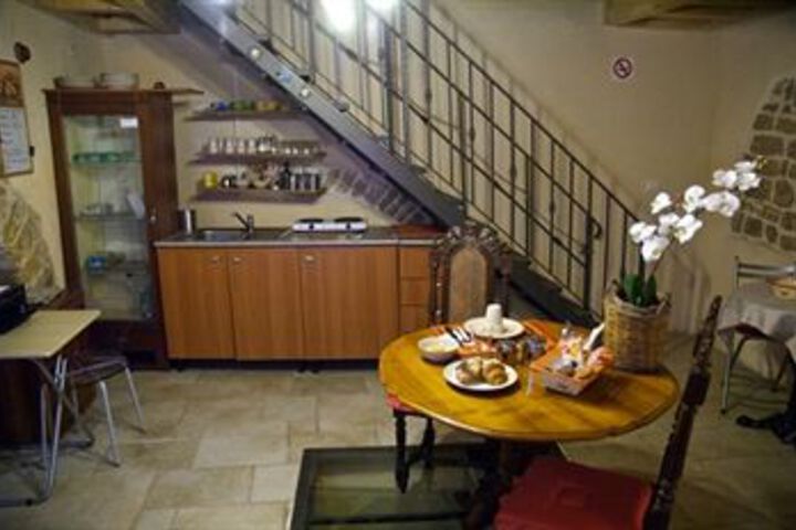 Dining 7 of 15