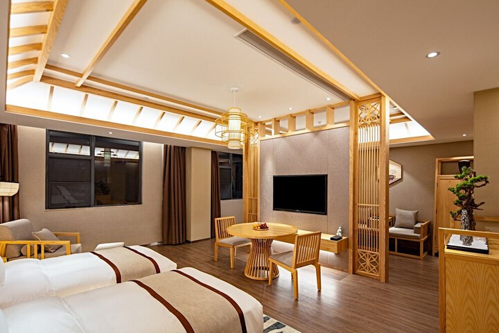 Room 2 of 22